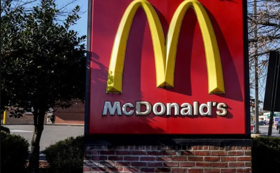 McDonald's preparing to lay off many people, many US restaurants closed